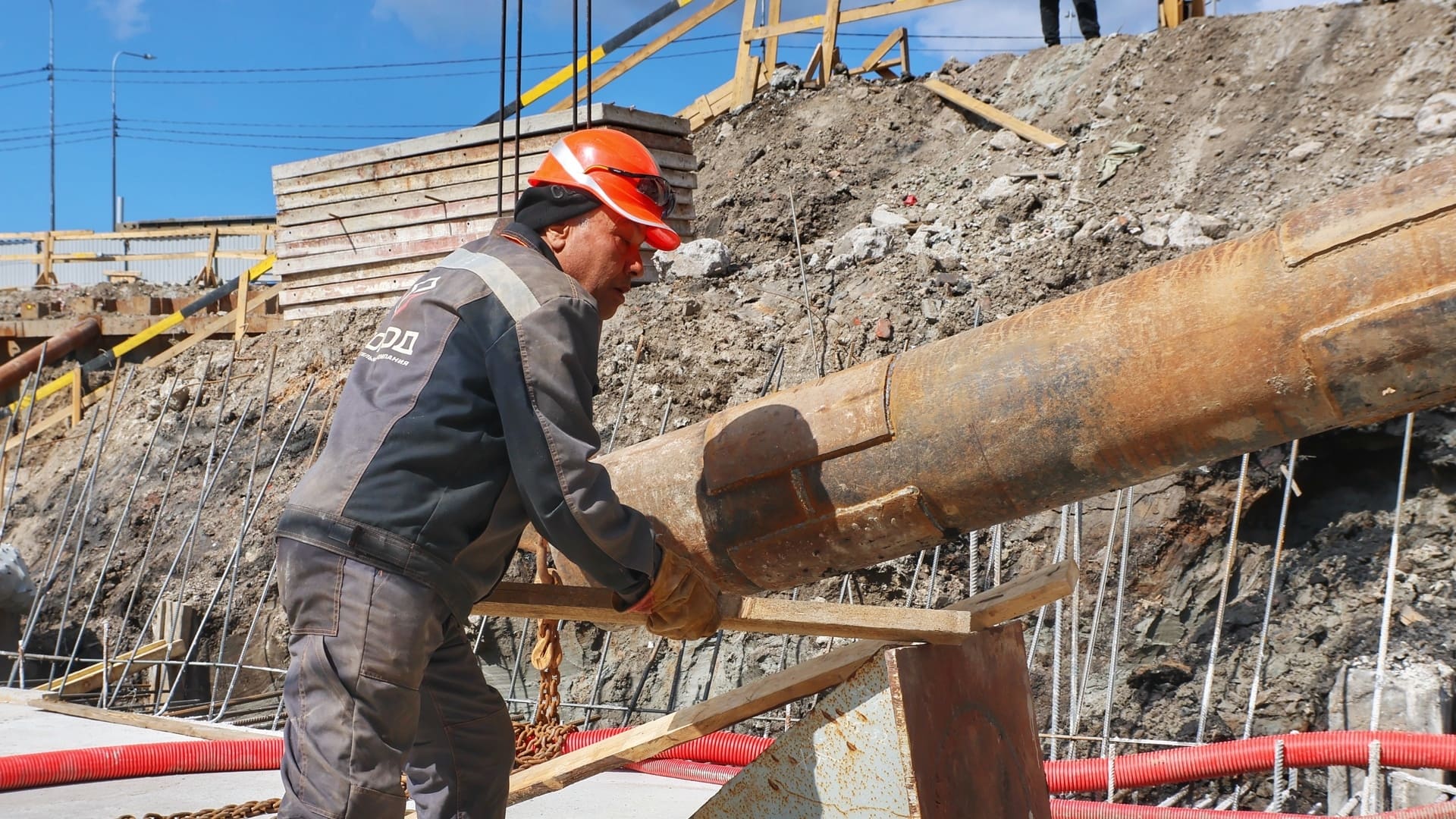 Применение закладных деталей на болтовом соединении